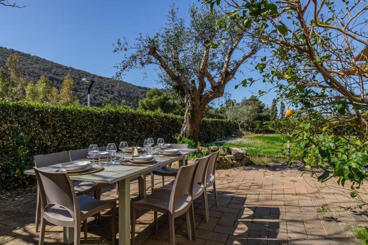 Villa Acquasalata Nisporto Eksteriør billede
